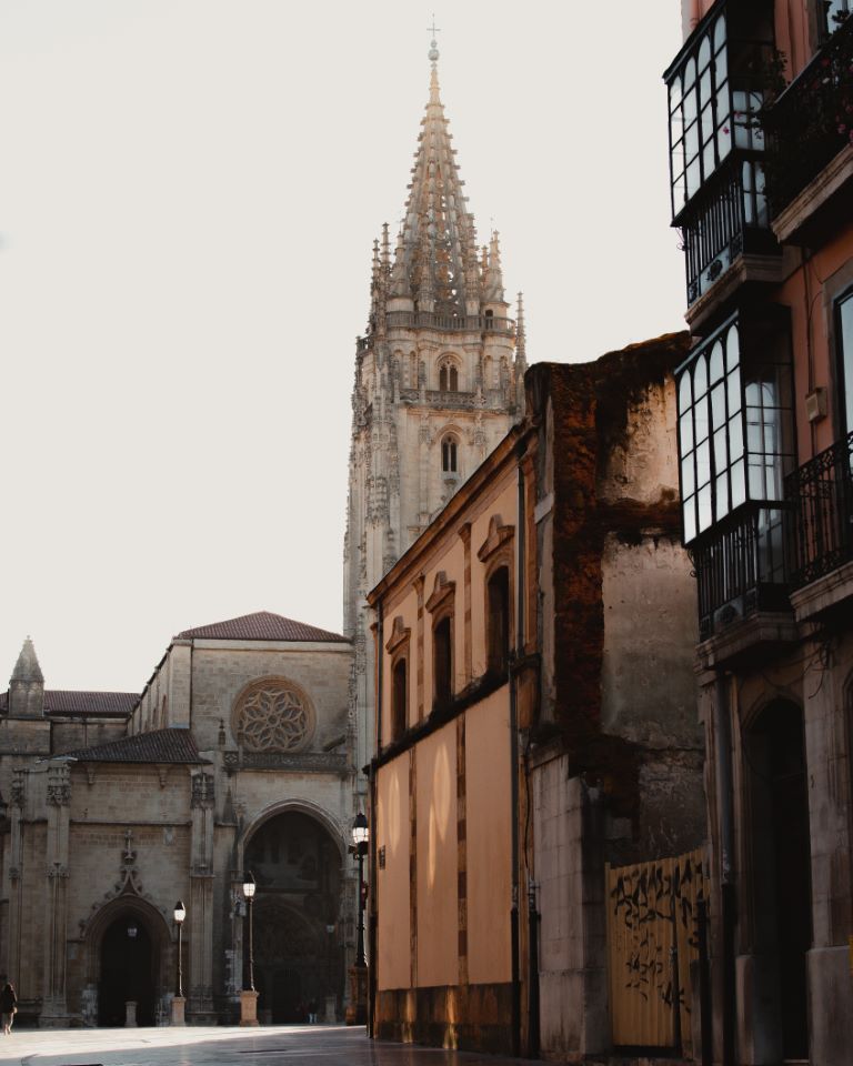 Oviedo katedra na Camino Primitivo