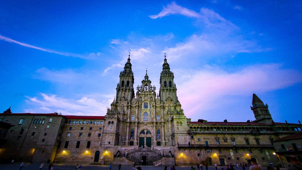 katedra w Santiago de Compostela po przejściu Camino Portugues z Fisterrą i Muxią