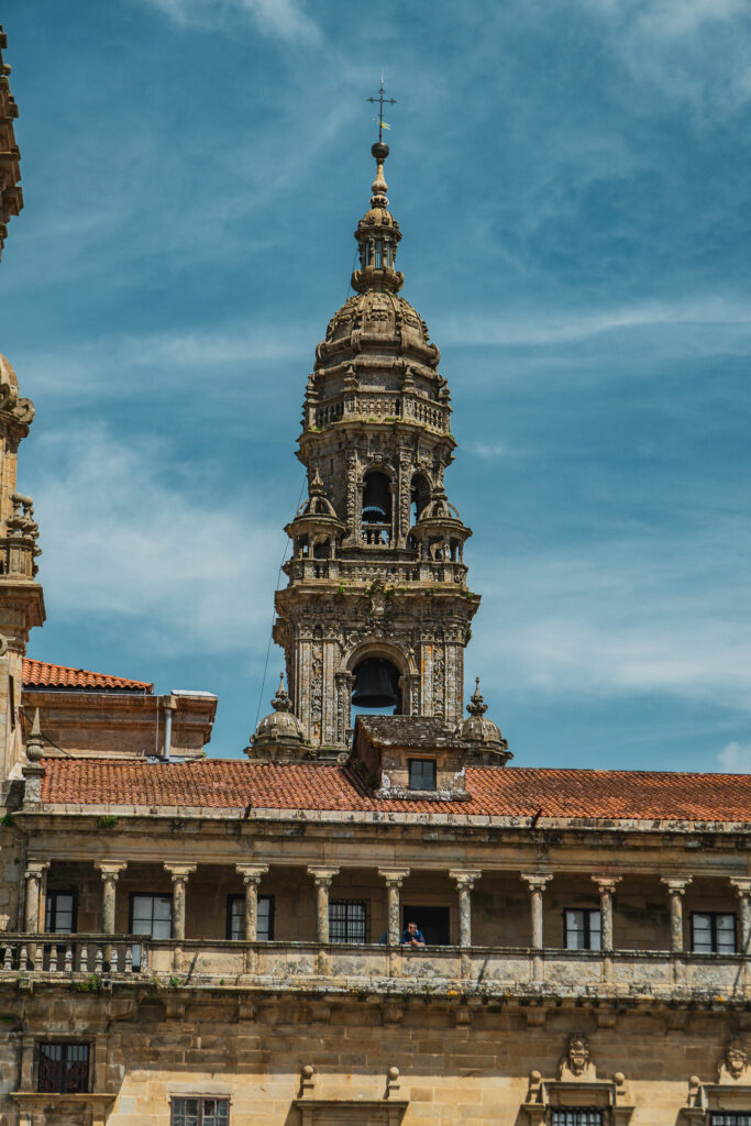 Santiago de Compostela - wieża Berenguela i balkony muzeum katedralnego