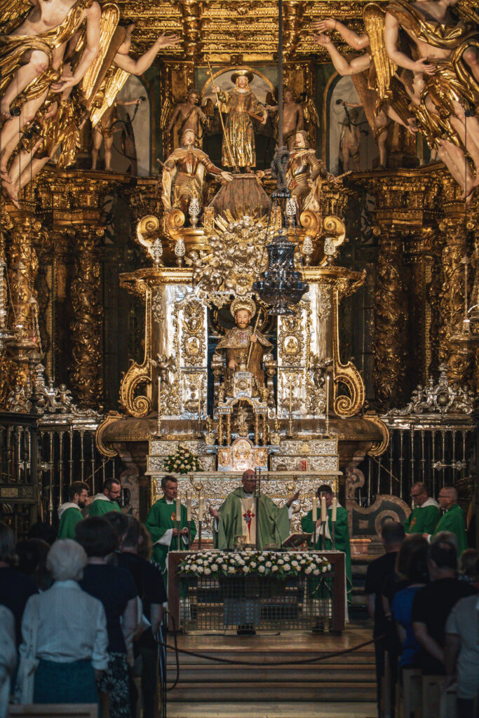 katedra Santiago de Compostela figura Jakuba Apostoła w ołtarzu